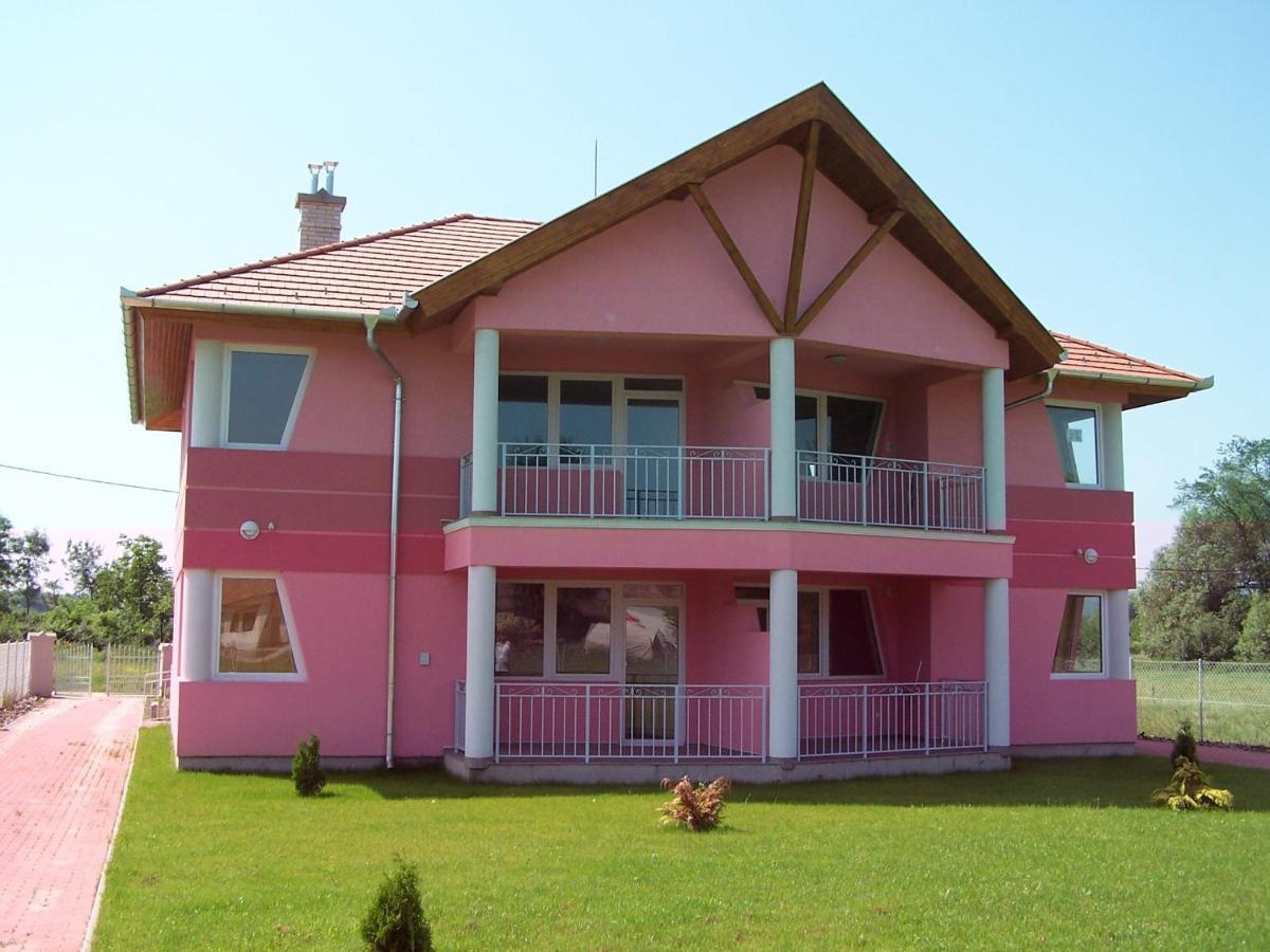 Liget Apartmanhaz Kehidakustány Exterior foto