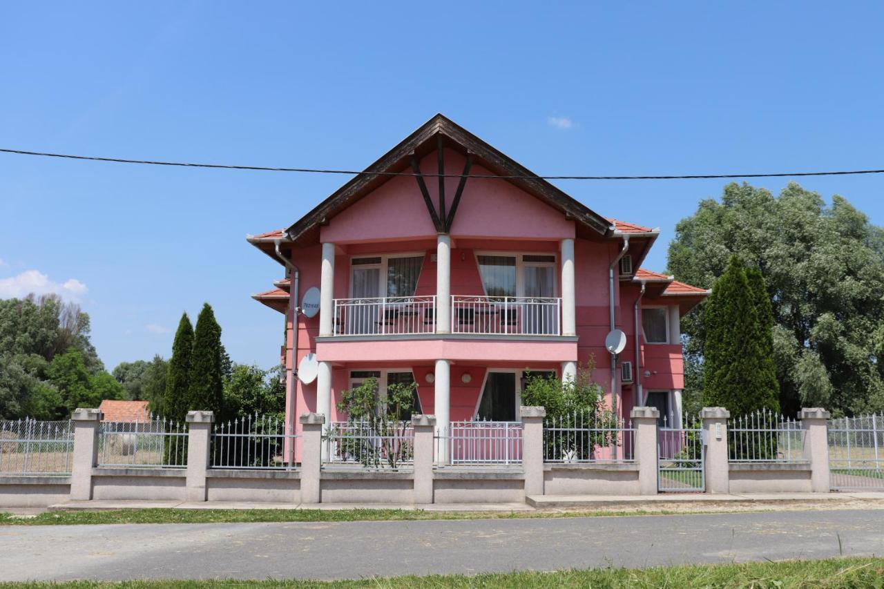 Liget Apartmanhaz Kehidakustány Exterior foto